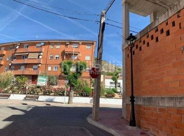 Foto 72e70fb0-a263-4775-bb35-9dc4bf28758a. Edificio in Tielmes