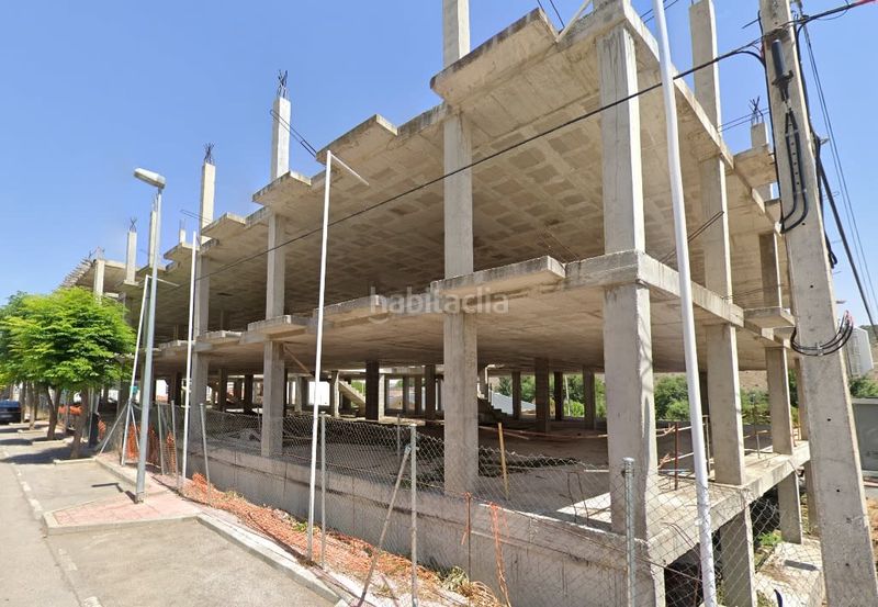 Foto 8d37ac57-e5a2-4d10-9c30-539f536d0544. Edificio in Tielmes