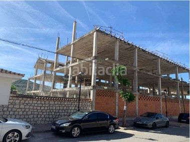 Foto bda4d316-3da8-441a-a9b4-b2bc6a176c3a. Edificio in Tielmes