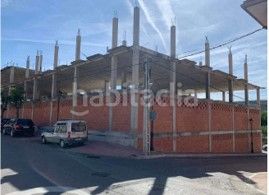 Foto ec448839-e60c-48ab-ba5b-d32ec2ddc26e. Edificio in Tielmes