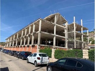 Building  Calle de las huertas. Tielmes (madrid). obra parada en c/ real 41, c/ juan xxiii y c/