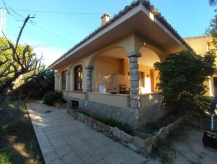 Chalet in Campello Pueblo. Activo bancario