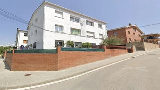 Pis  Carrer de ramon llull. Sant celoní (barcelona). en rentabilidad (se vende alquilado, no