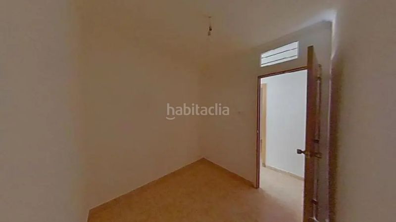 Foto 4a7db8ea-7000-45a2-a9e5-8a83bfe4cbc6. Pis a Raval Barcelona