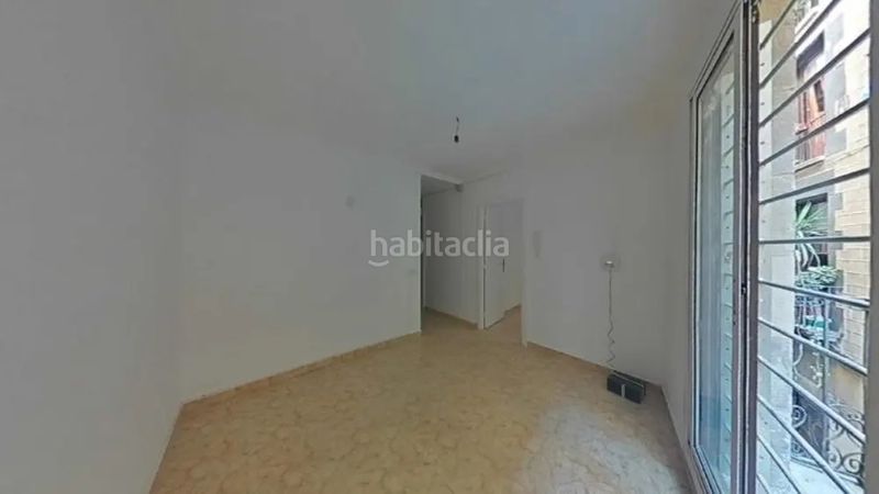 Foto 81cdb329-8596-4994-802b-476c6ff9f8ef. Pis a Raval Barcelona
