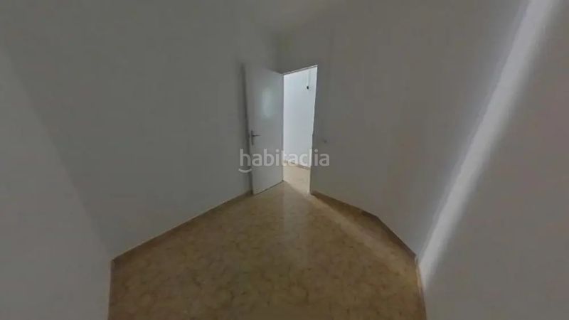 Foto b471c56e-e591-4d98-a6d2-76ed3c0d9f6b. Pis a Raval Barcelona