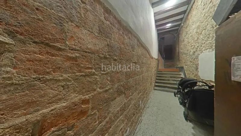 Foto b656b4b4-13a9-486d-be4c-34920b062e3e. Pis a Raval Barcelona