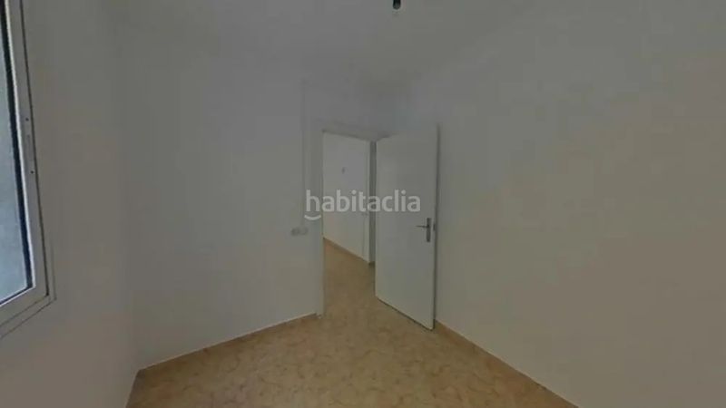 Foto c2b2571a-d636-4d25-92e0-31e9a74b0220. Pis a Raval Barcelona
