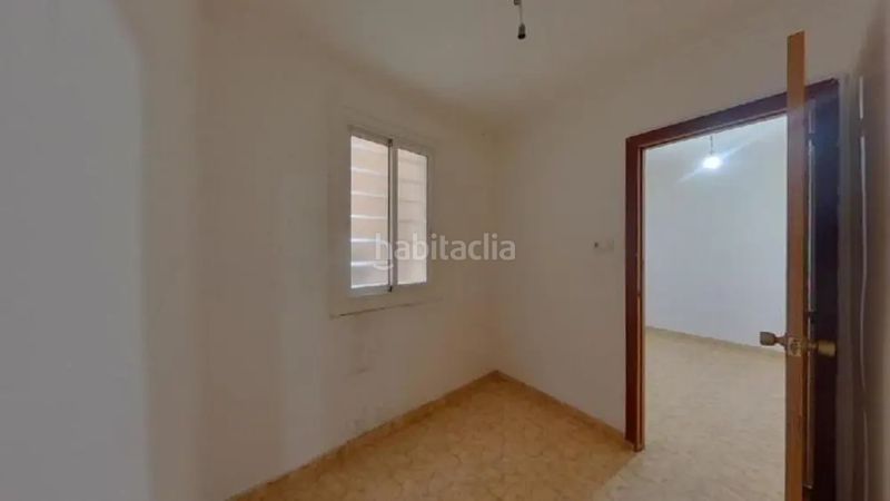Foto e80cf68d-81e6-4766-b08c-7a97744a9657. Pis a Raval Barcelona