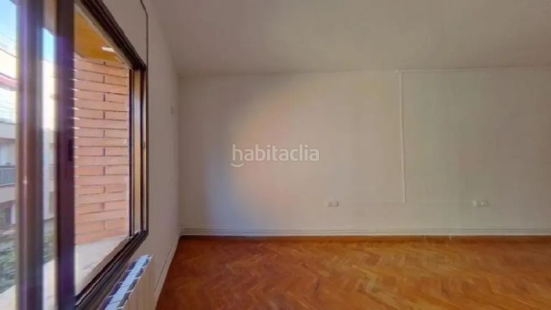 Foto 2bafaa93-99bb-469f-a82f-bbe2c2e6e294. Pis a Trinitat Vella Barcelona