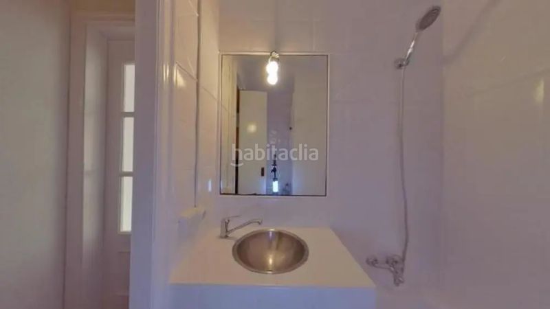Foto 80e0df46-0b32-40b8-8768-aeee4622daf1. Pis a Trinitat Vella Barcelona