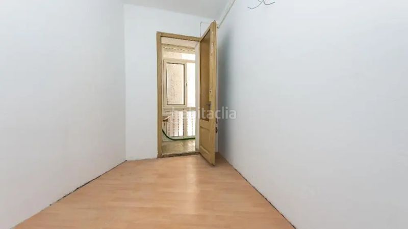 Foto 5fe860bb-7da6-4f98-ae15-86656aff3a3e. Pis a El Clot Barcelona