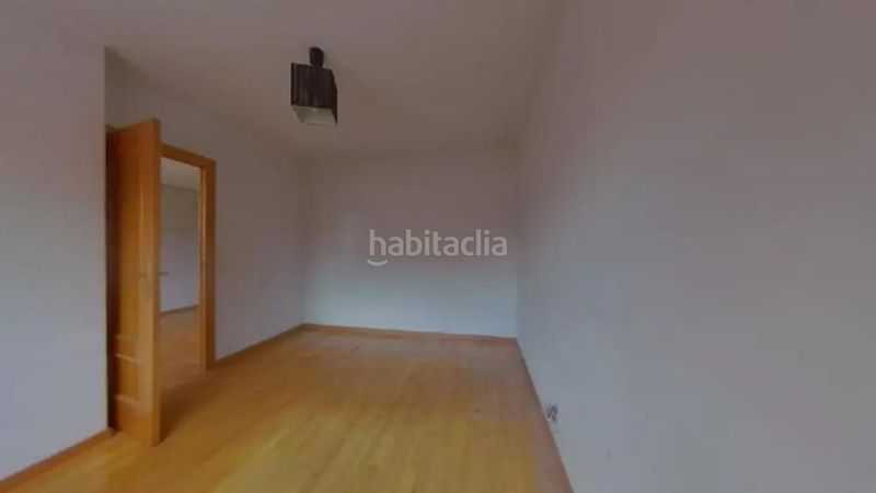 Foto 0d9ddb24-65c2-4870-a9e1-8c3c7d925811. Pis a La Gavarra Cornellà de Llobregat