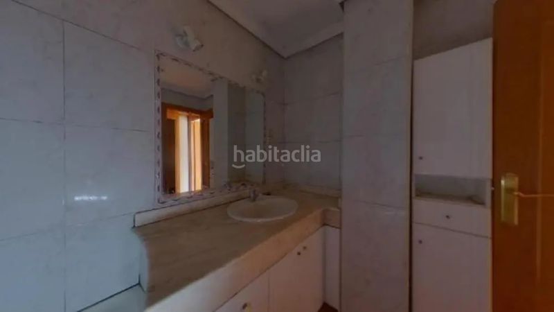 Foto 5a45f7ff-8e58-4631-9c8f-de7758d79f7b. Pis a La Gavarra Cornellà de Llobregat
