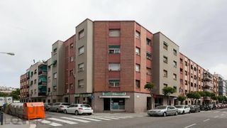 Etagenwohnung  Carrer de càceres. Prat de llobregat (el), (barcelona). en rentabilidad (se vende a