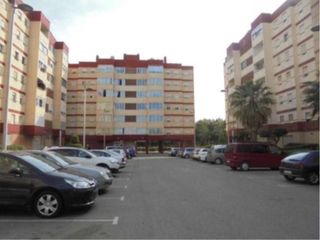 Flat  Carrer riu llobregat. Tarragona. "okupado" (no se puede visitar ni hipotecar).