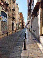 Flat  Carrer dels recs. Reus (tarragona). "okupado" (no se puede visitar ni hipotecar).