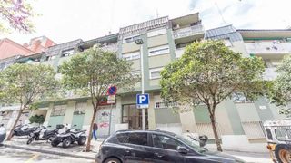 Flat  Carrer de calderón de la barca. Barcelona, (barcelona) en rentabilidad (se vende alquilado, no s
