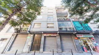Piso  Passatge de caralt. Santa coloma de gramenet, (barcelona). en rentabilidad (se vende