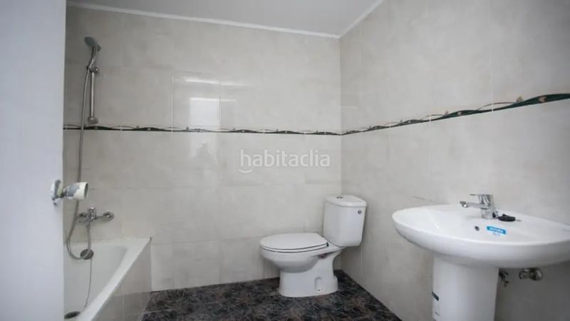Foto 34858345-5dec-4ce9-8b8b-b1624df2bd30. Pis a Centre Salt