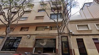 Pis  Carrer de la renclusa. Hospitalet de llobregat (l), (barcelona). en rentabilidad (se ve