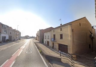 House  Carrer montmassat. Anglesola, (lérida). en rentabilidad (se vende alquilado, no se