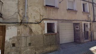 Flat  Carrer nou de santa clara. Manresa, (barcelona). en rentabilidad (se vende alquilado, no se