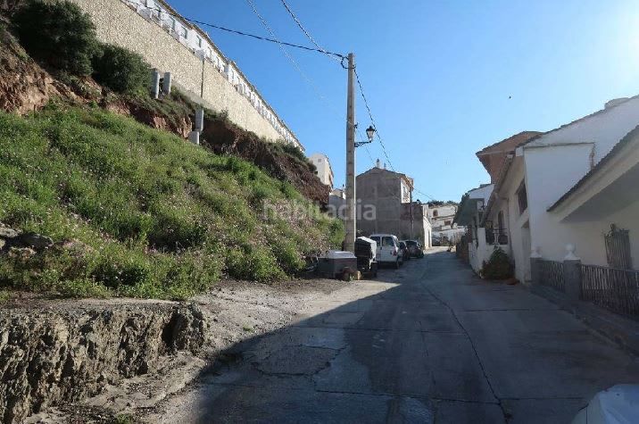 Foto a8b4aa12-54d9-4900-b3b0-31f0f4cd57f3. Terreny residencial a Almogía