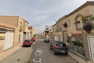 Dúplex  Calle cádiz. Ex vpo vícar ( almería ) "okupado" (no se puede visitar ni hipot