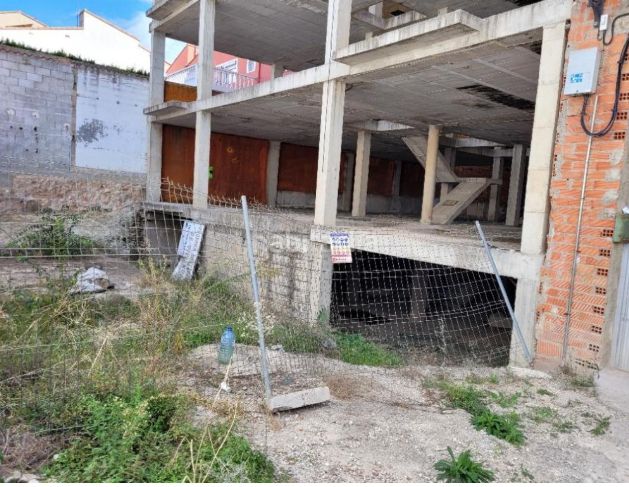 Foto 72da6236-3aec-4a3a-a867-ffdbcbbc2b78. Edificio activo bancario en Enguera
