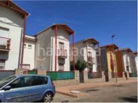 Foto 5d2255f2-30cf-47b9-a583-6eb51e7e7572. Casa adossada a Cerro de Reyes Badajoz