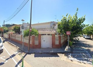 Chalet  Carrer de la fitora. Vilanova i la geltrú (barcelona). sin posesión “ocupado” (no se