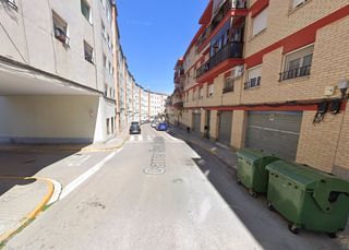 Pis  Carrer sant bartomeu. Badalona (barcelona). "okupado" (no se puede visitar ni hipoteca