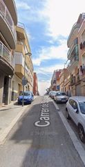 Pis  Carrer de solsona. Badalona (barcelona). "okupado" (no se puede visitar ni hipoteca
