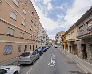 Pis  Carrer de bellfort. Manlleu (barcelona). "okupado" (no se puede visitar ni hipotecar