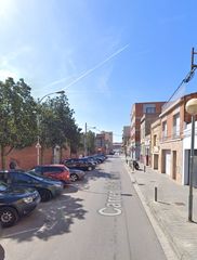 Flat  Carrer de la primavera. Badalona (barcelona). "okupado" (no se puede visitar ni hipoteca