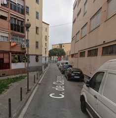 Piso  Calle de cáceres. Badalona (barcelona). "okupado" (no se puede visitar ni hipoteca