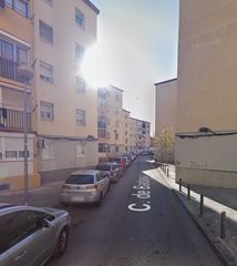 Piso  Calle de badajoz. Badalona (barcelona). "okupado" (no se puede visitar ni hipoteca
