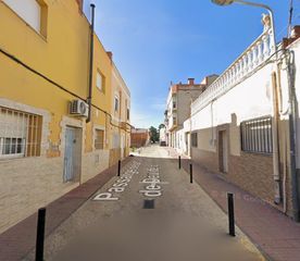 Casa  Passatge de la mare de déu de la cabeza. Reus (tarragona). sin posesión “ocupado” (no se puede visitar ni