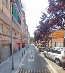 Pis  Carrer de simancas. Badalona (barcelona). "okupado" (no se puede visitar ni hipoteca