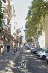 Flat  Carrer de covadonga. Badalona (barcelona). "okupado" (no se puede visitar ni hipoteca