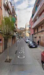 Flat  Carrer de saturn. Badalona (barcelona). "okupado" (no se puede visitar ni hipoteca