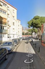 Flat  Calle de cáceres. Badalona (barcelona). "okupado" (no se puede visitar ni hipoteca