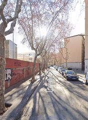 Pis  Carrer huelva. Badalona (barcelona). "okupado" (no se puede visitar ni hipoteca