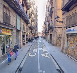 Piso  Carrer de sant antoni abat. Barcelona (barcelona). "okupado" (no se puede visitar ni hipotec