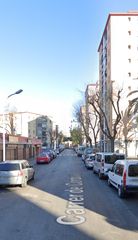 Flat  Carrer de còrdova. Badalona (barcelona). "okupado" (no se puede visitar ni hipoteca