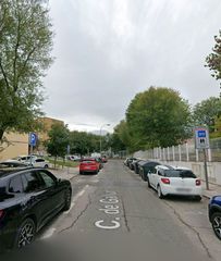 Casa  Calle de gallur. Madrid (madrid). "okupado" (no se puede visitar ni hipotecar).