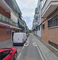 Pis a Calle de Santa Isabel de Hungría