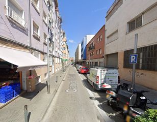 Pis  Carrer de borrell. Mollet del valles (barcelona). "okupado" (no se puede visitar ni