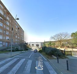 Flat  Carrer del pinar. Rubí (barcelona). "okupado" (no se puede visitar ni hipotecar).